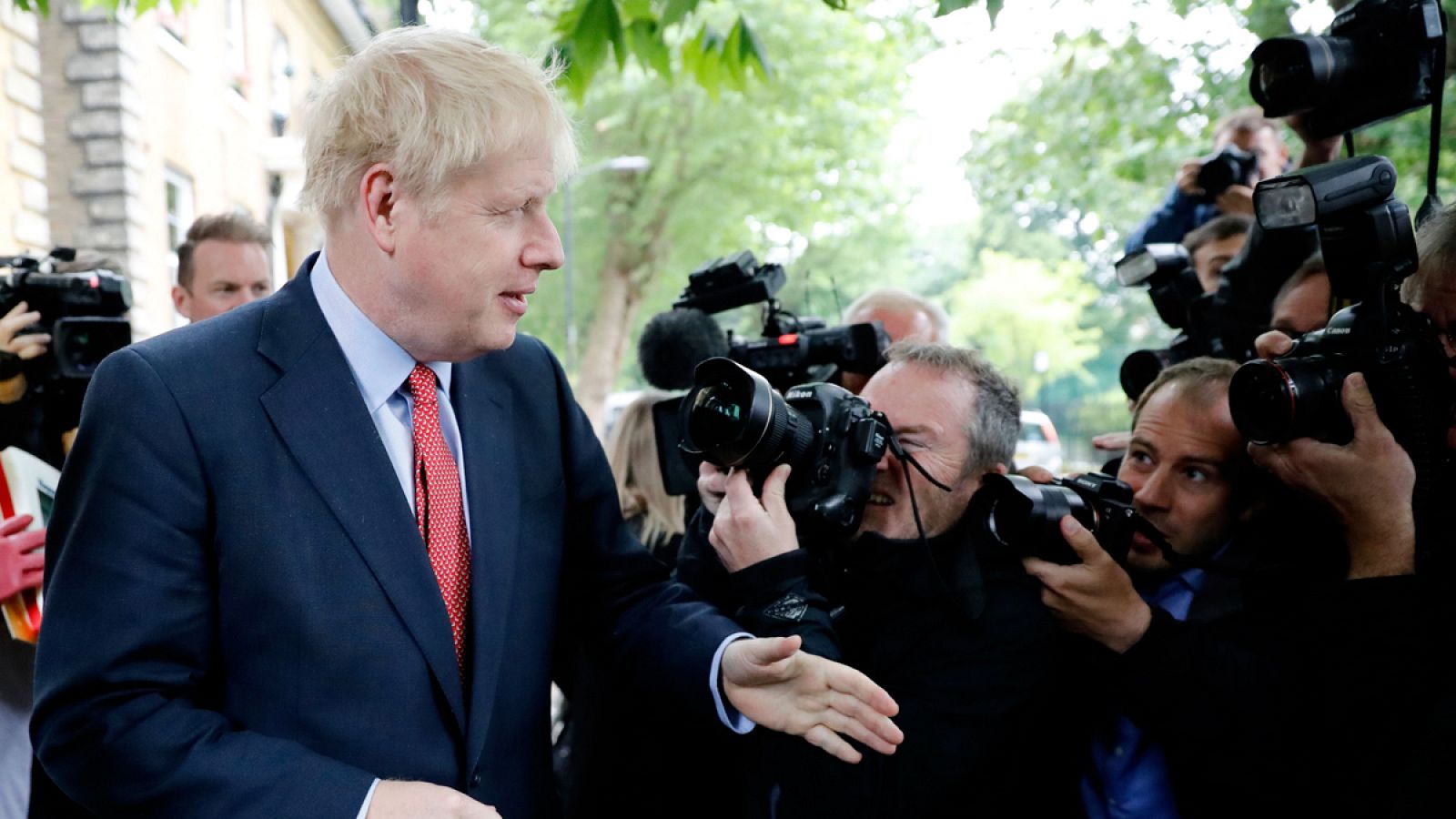 El favorito para suceder a Theresa May al frente de los conservadores, Boris Johnson