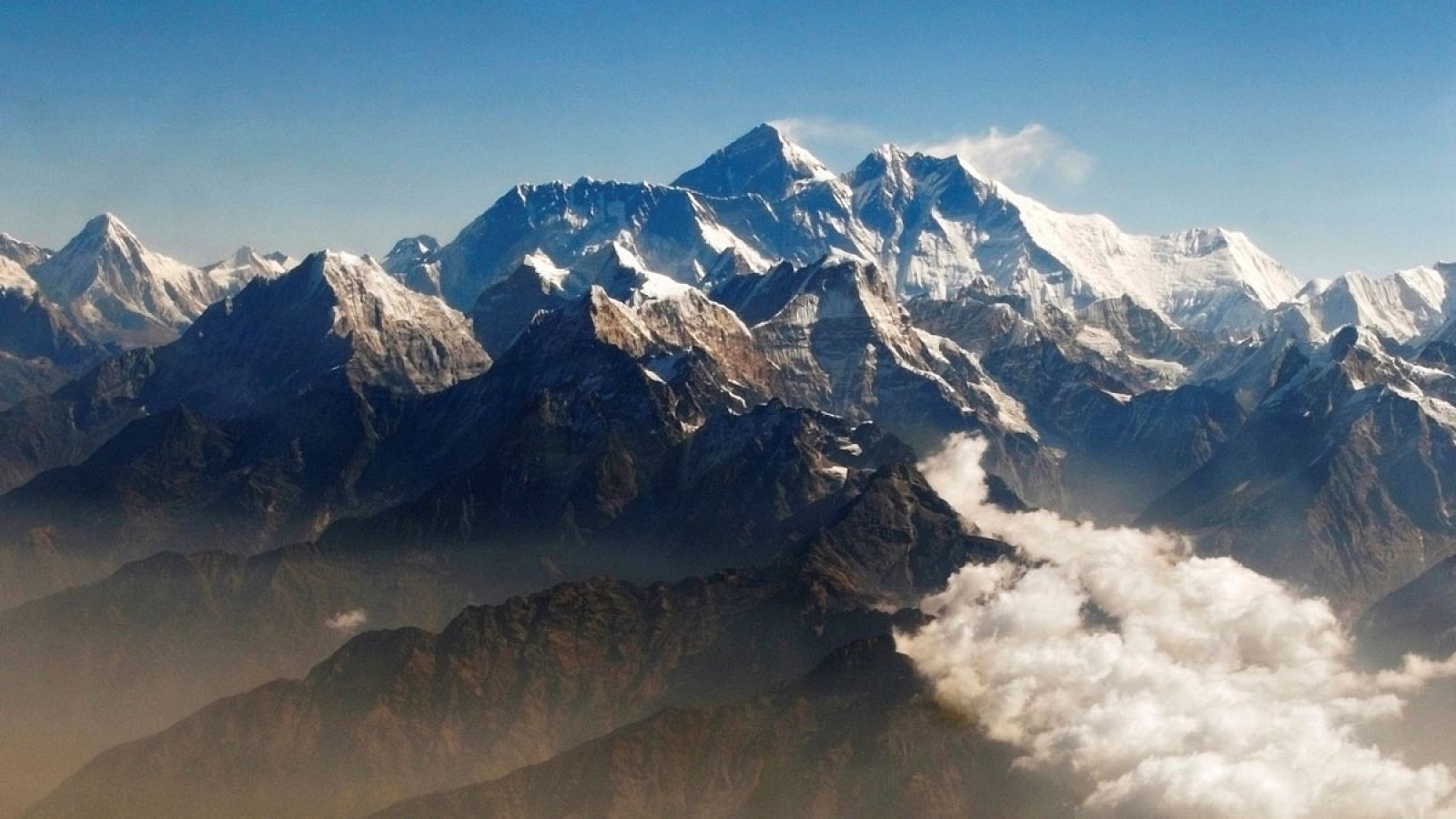 El Himalaya está considerado el ¿tercer polo¿, ya que alberga unos 600.000 millones de toneladas de hielo.