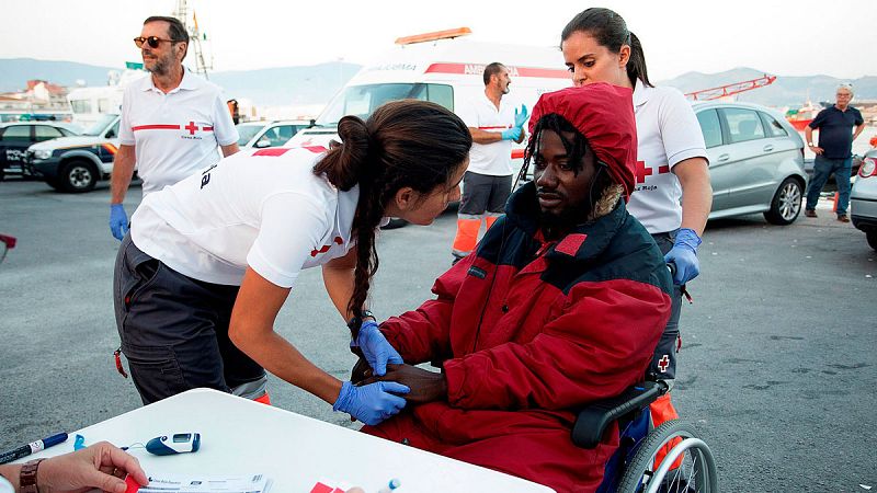 Llegada al puerto granadino de Motril de los 40 inmigrantes rescatados por Salvamento Marítimo el 29 de junio.