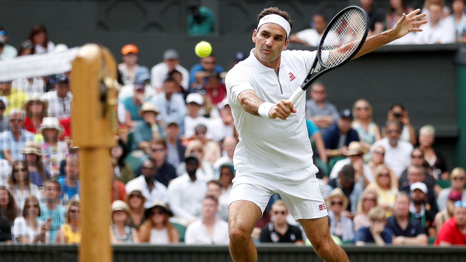 Federer se estrena con victoria ante el sudafricano Lloyd Harris