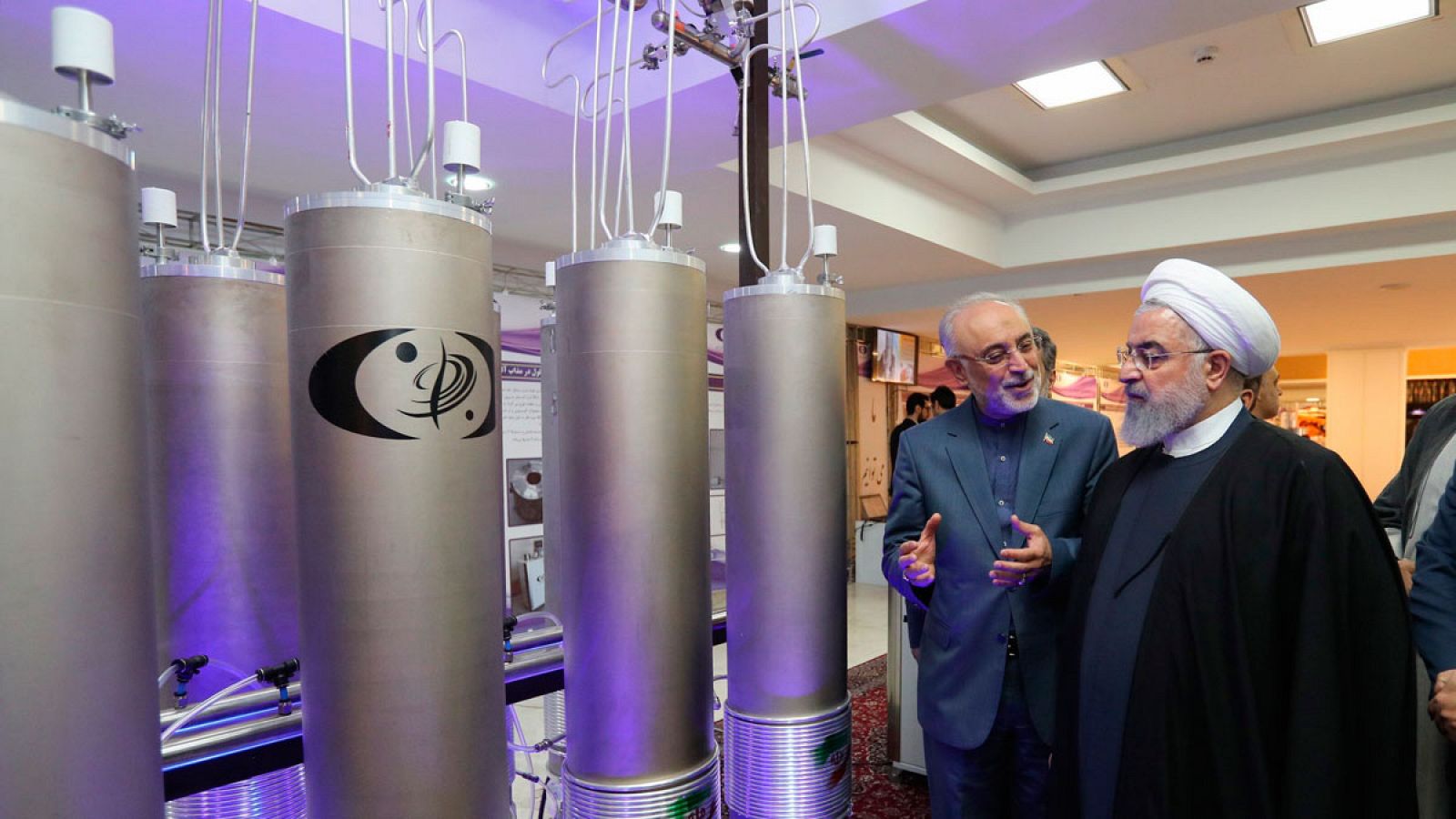 Hasán Rohaní, durante una visita a la organización de tecnología nuclear Ali Akbar Salehila en Teherán, Irán.