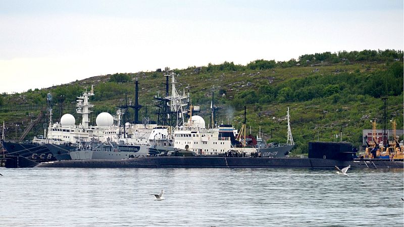 Un submarino ruso en la ciudad de Severomorsk