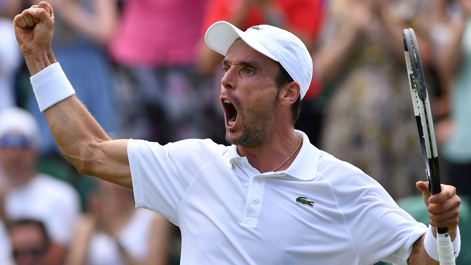 Roberto Bautista celebra su victoria sobre Karen Khachanov.