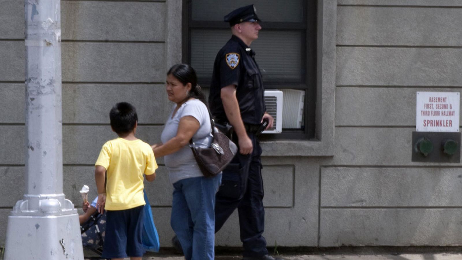 Los miembros de familias arrestados juntos serán llevados a centros de detención para familias en Texas y Pensilvania