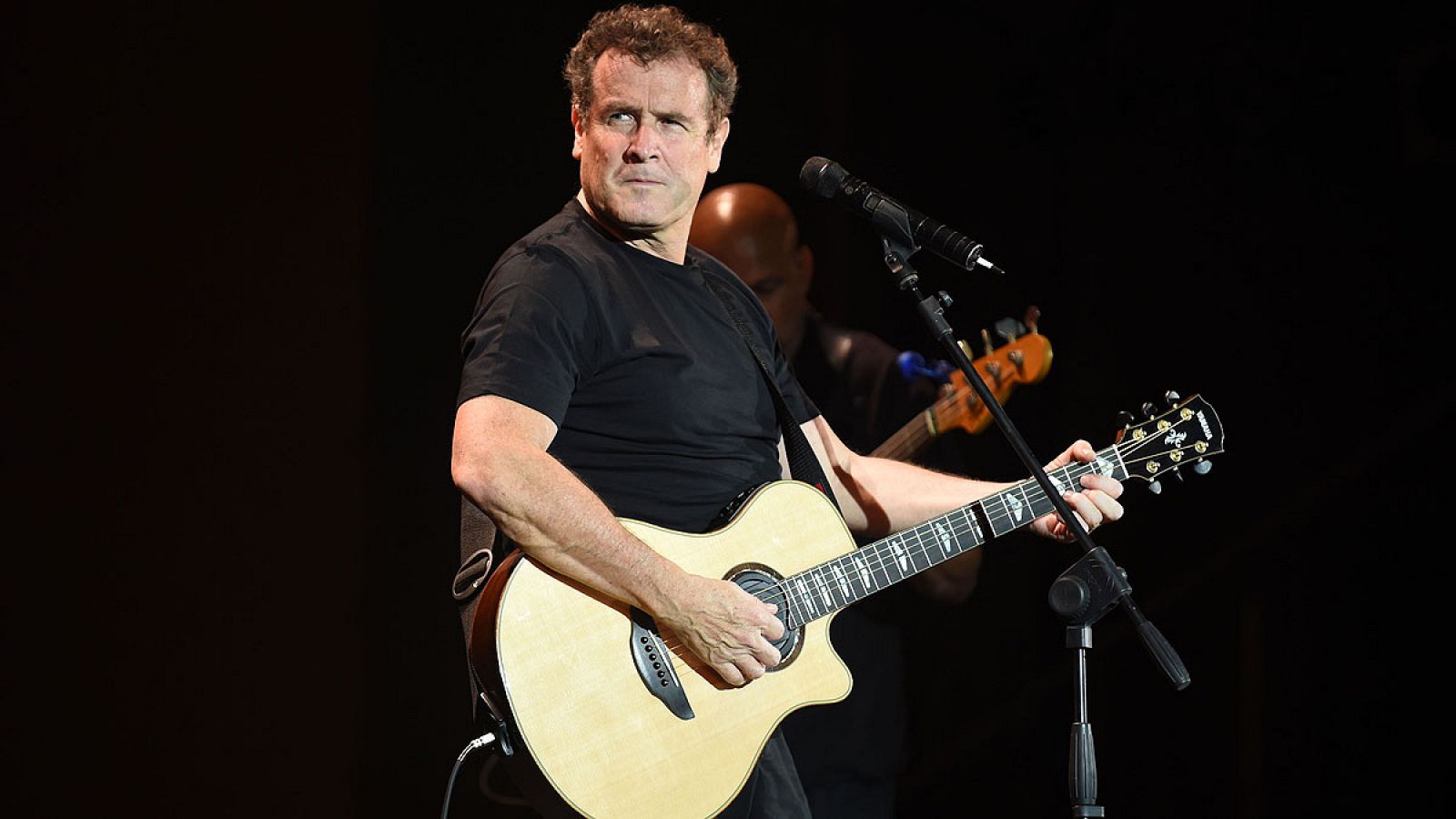 El músico sudafricano Johnny Clegg, durante un concierto en Marruecos en 2014.