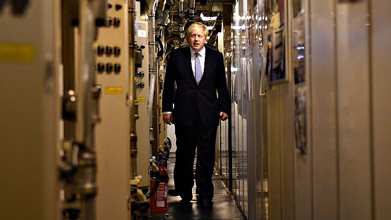 Boris Johnson, durante su visita a un submarino en una base militar de Escocia