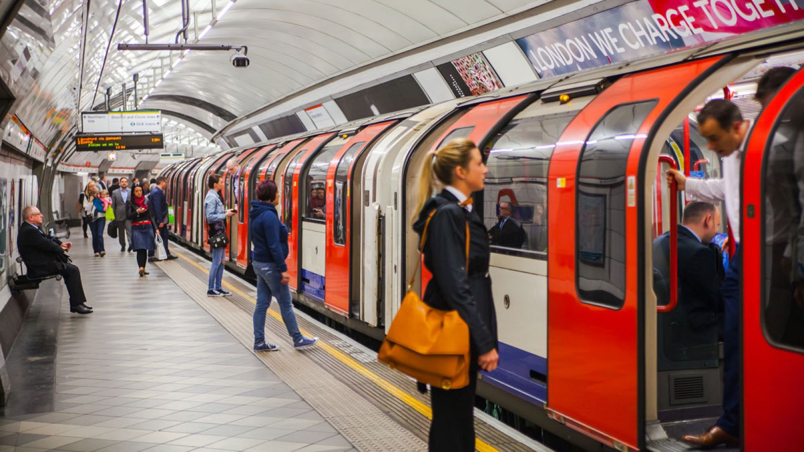 El metro de Londres es uno de los transportes públicos más utilizados del mundo.
