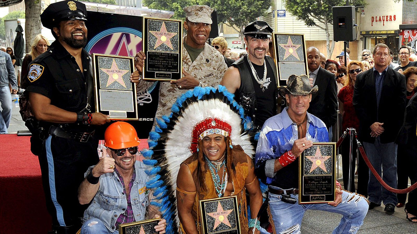 Imagen de archivo de Village People en la que el grupo recibe su estrella en el Paseo de la Fama de Hollywood.