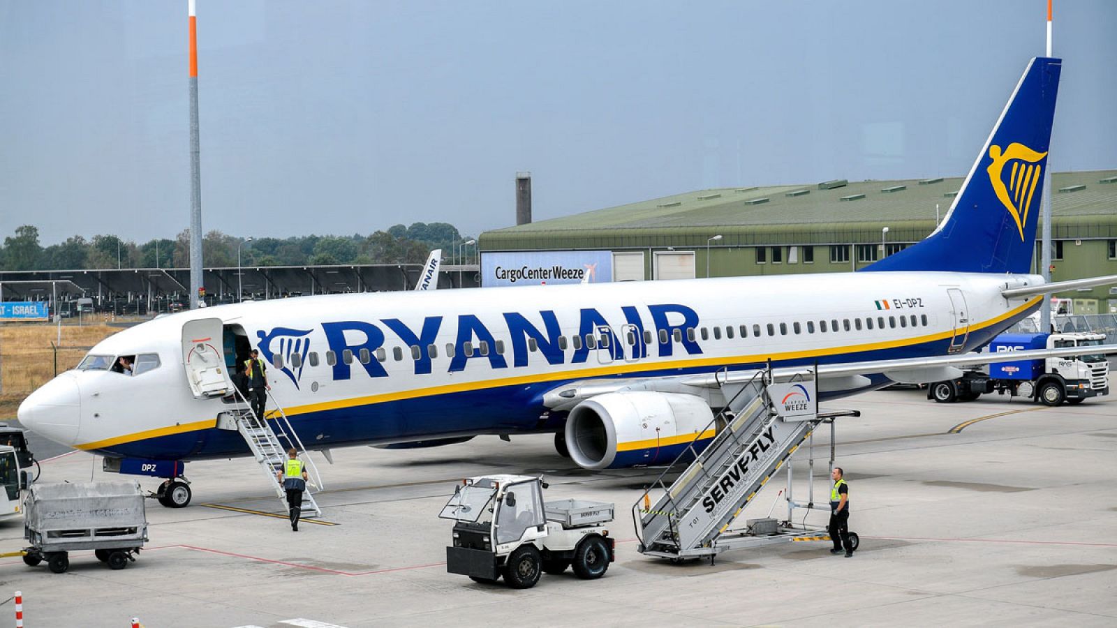 Ryanair amenaza con cientos de despidos y los justifica en el Brexit y en los retrasos en las entregas del 737 MAX.
