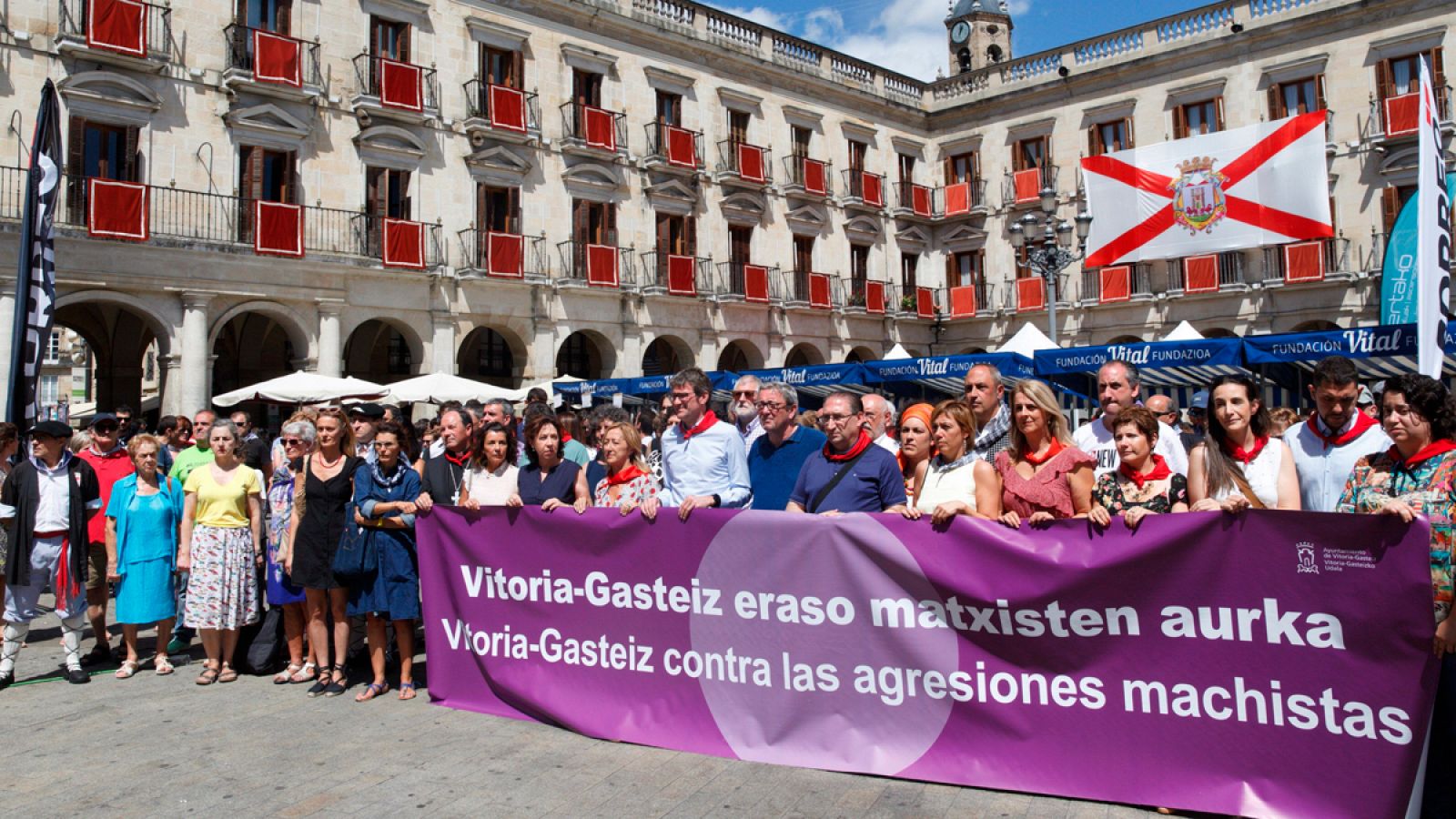 Concentración en Vitoria contra las agresiones machistas