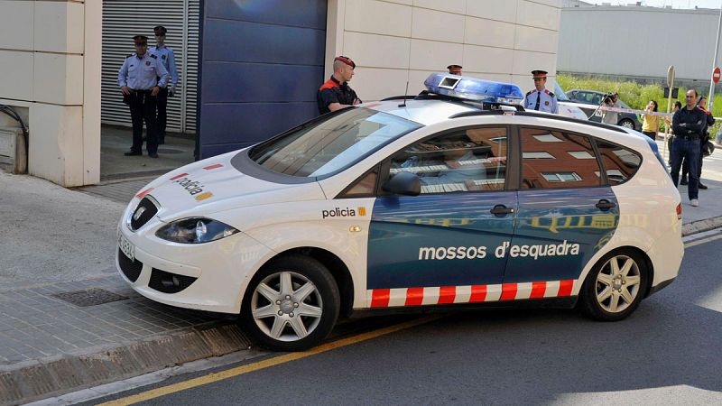 A primeras horas de la mañana la joven consiguió llamar al teléfono de emergencias 112 para denunciar los hechos.