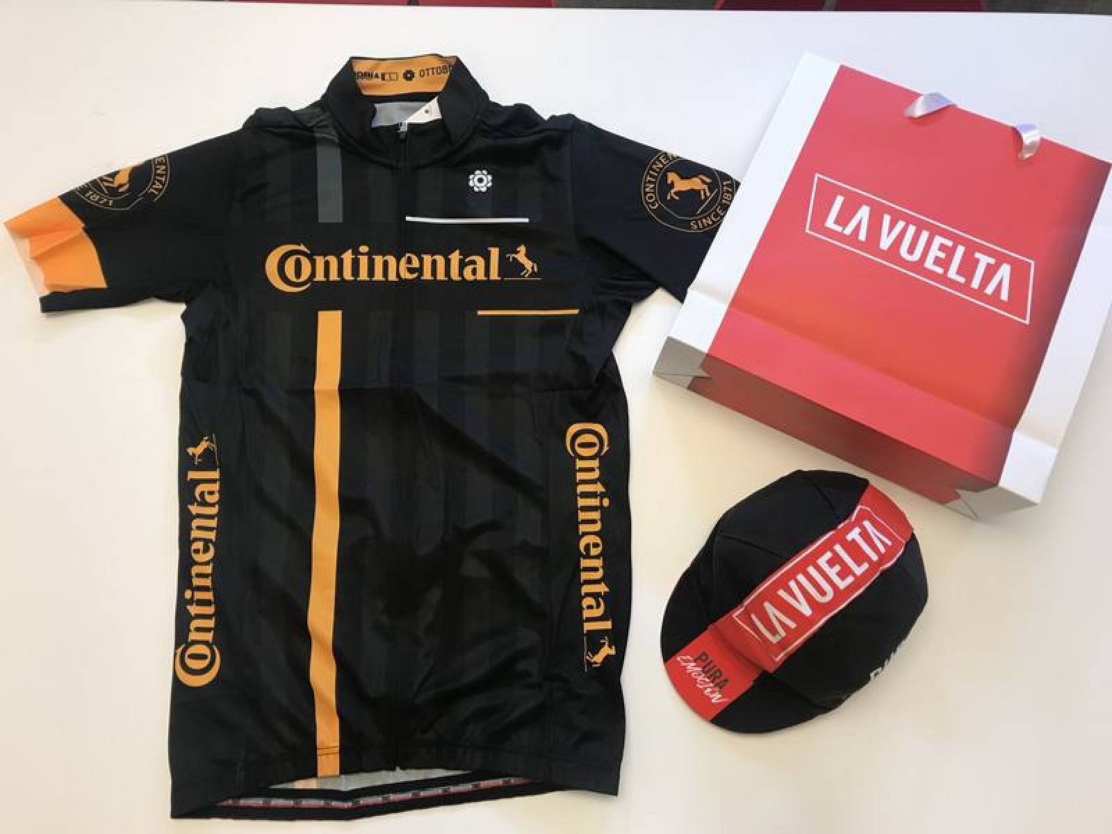 Maillot de la Vuelta para los ganadores de la elección al más combativo.