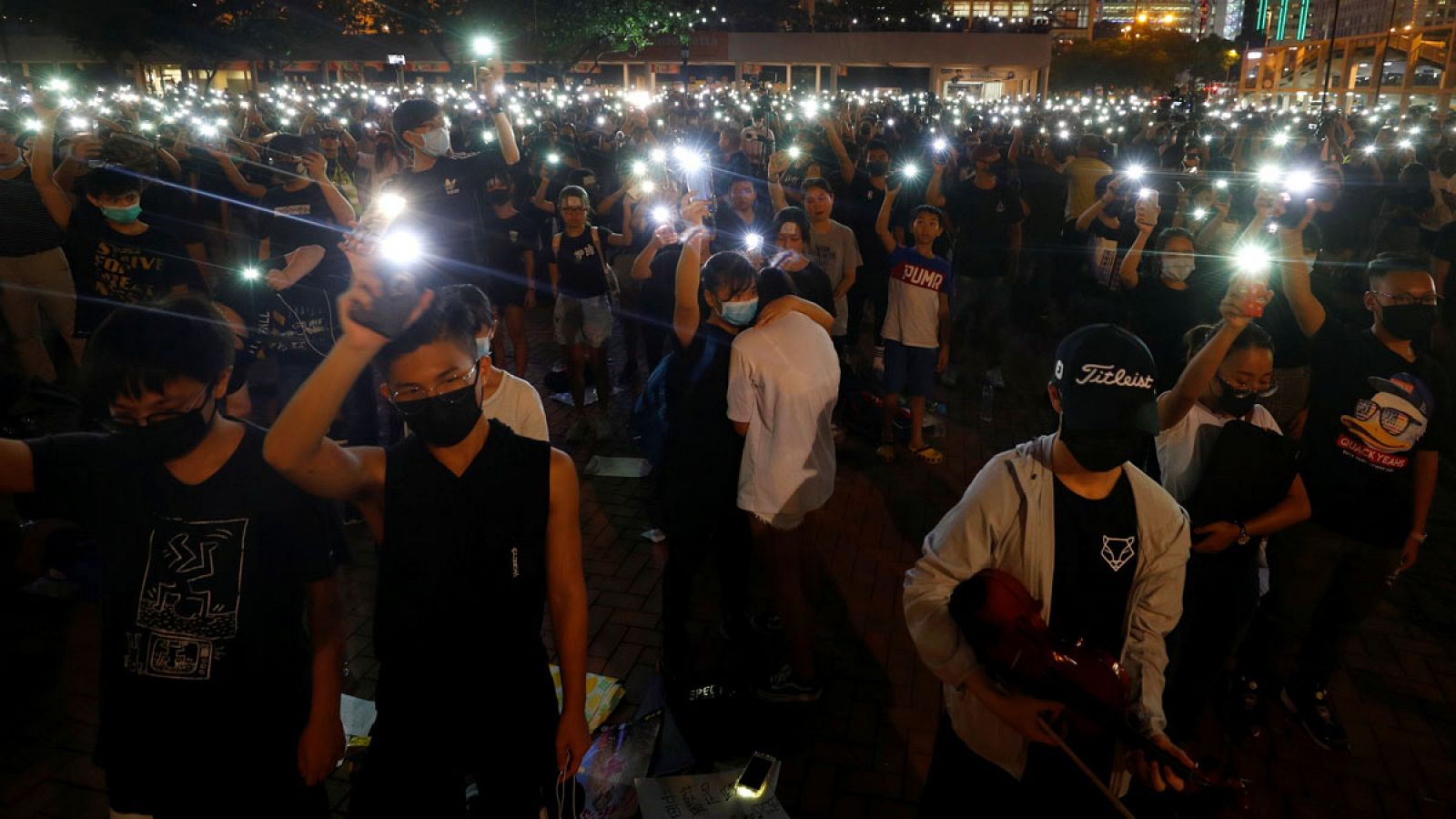 Varios estudiantes en la manifestación del 22 de agosto de 2019 en Hong Kong.