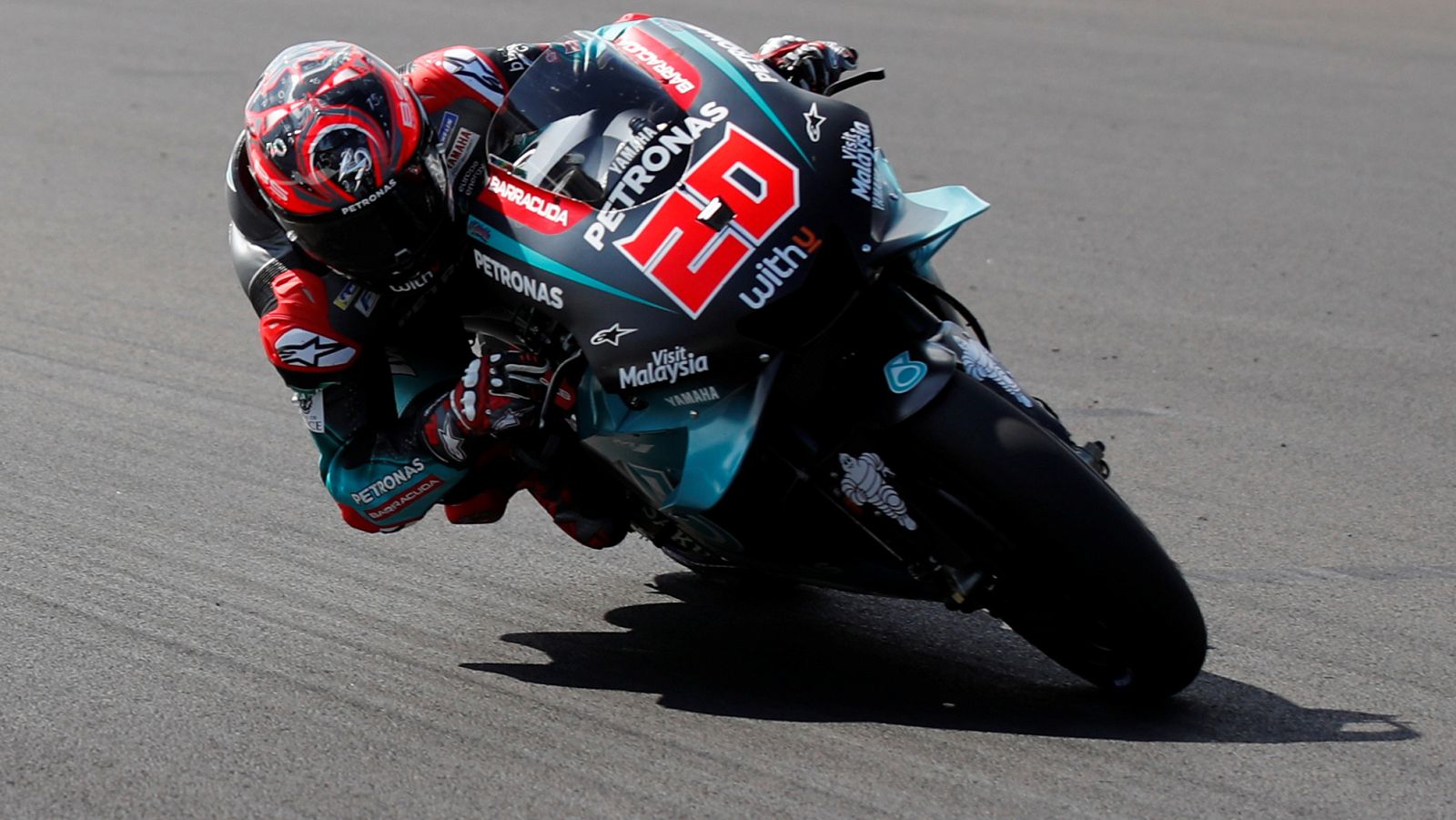 Quartararo domina en Silverstone por delante de Márquez