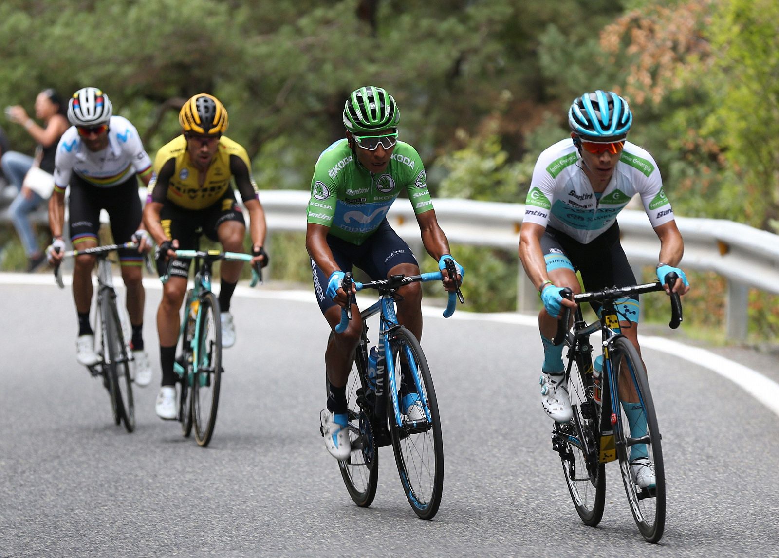 El ciclista colombiano del equipo Astana, Miguel Ángel "Superman López"; su compatriota del equipo Movistar, Nairo Quintana; el eslovaco Primoz Roglic y el español Alejandro Valverde, durante la novena etapa de la 74 Vuelta a España 2019.