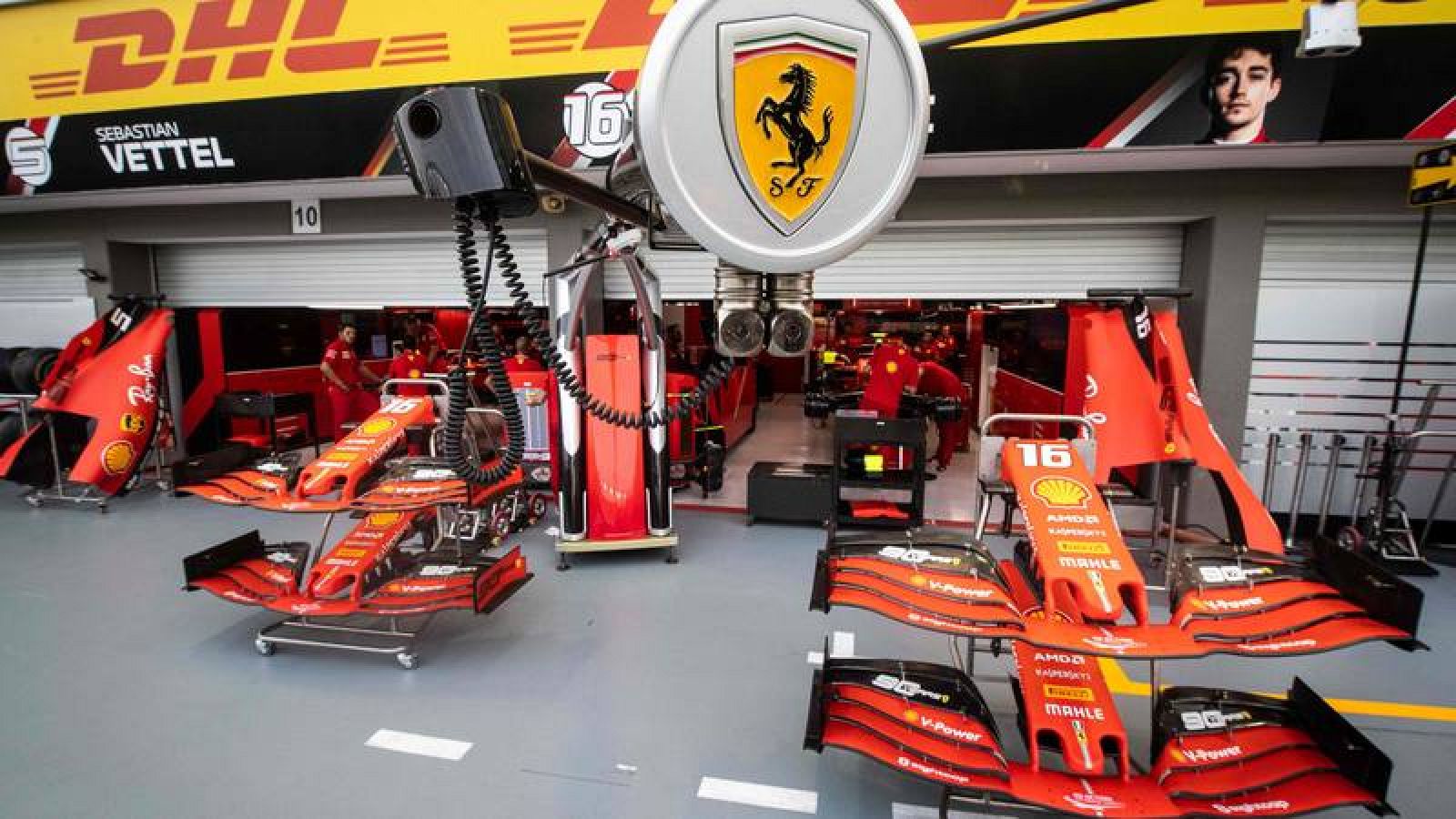 La pugna entre Leclerc y Vettel anima el dominio de Hamilton en Singapur 