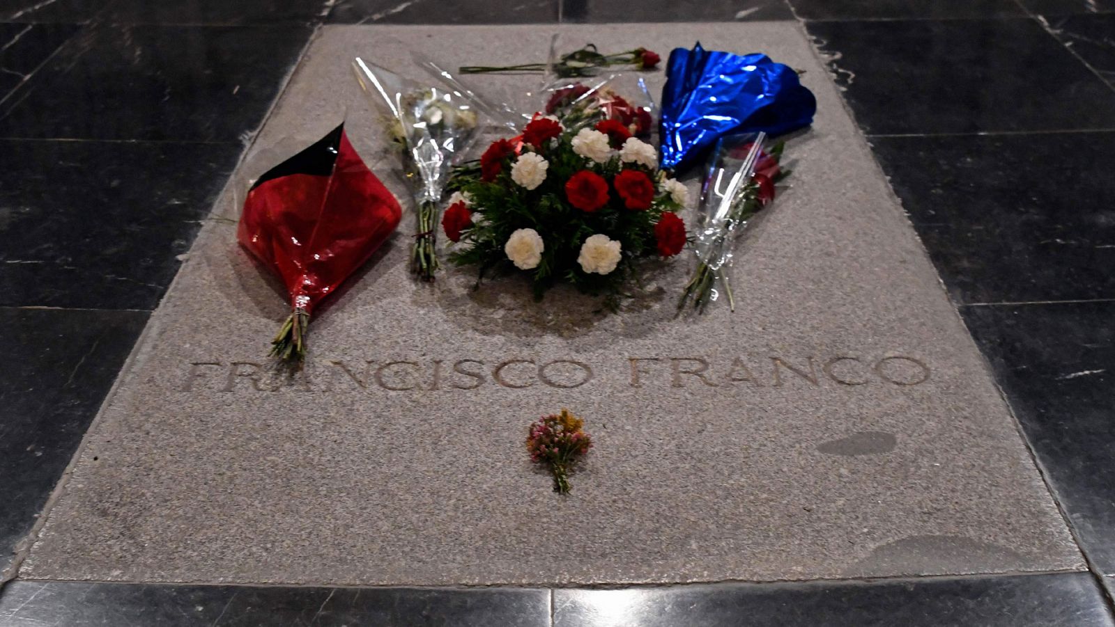 Imagen de archivo de la tumba del dictador Franco en la basílica del Valle de los Caídos