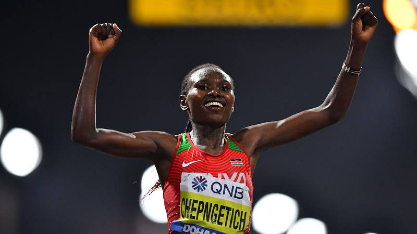 La keniana Ruth Chepngetich tras cruzar la meta en Doha. 
