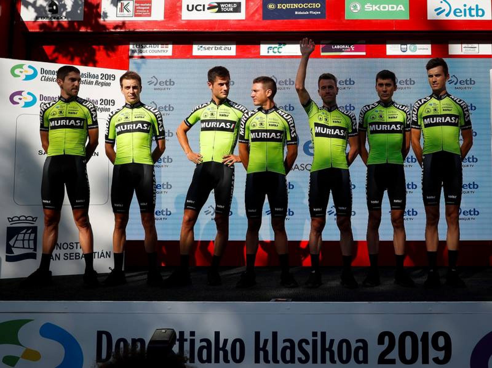 Los integrantes del Euskadi-Murias, en la presentación de la última Clásica de San Sebastián