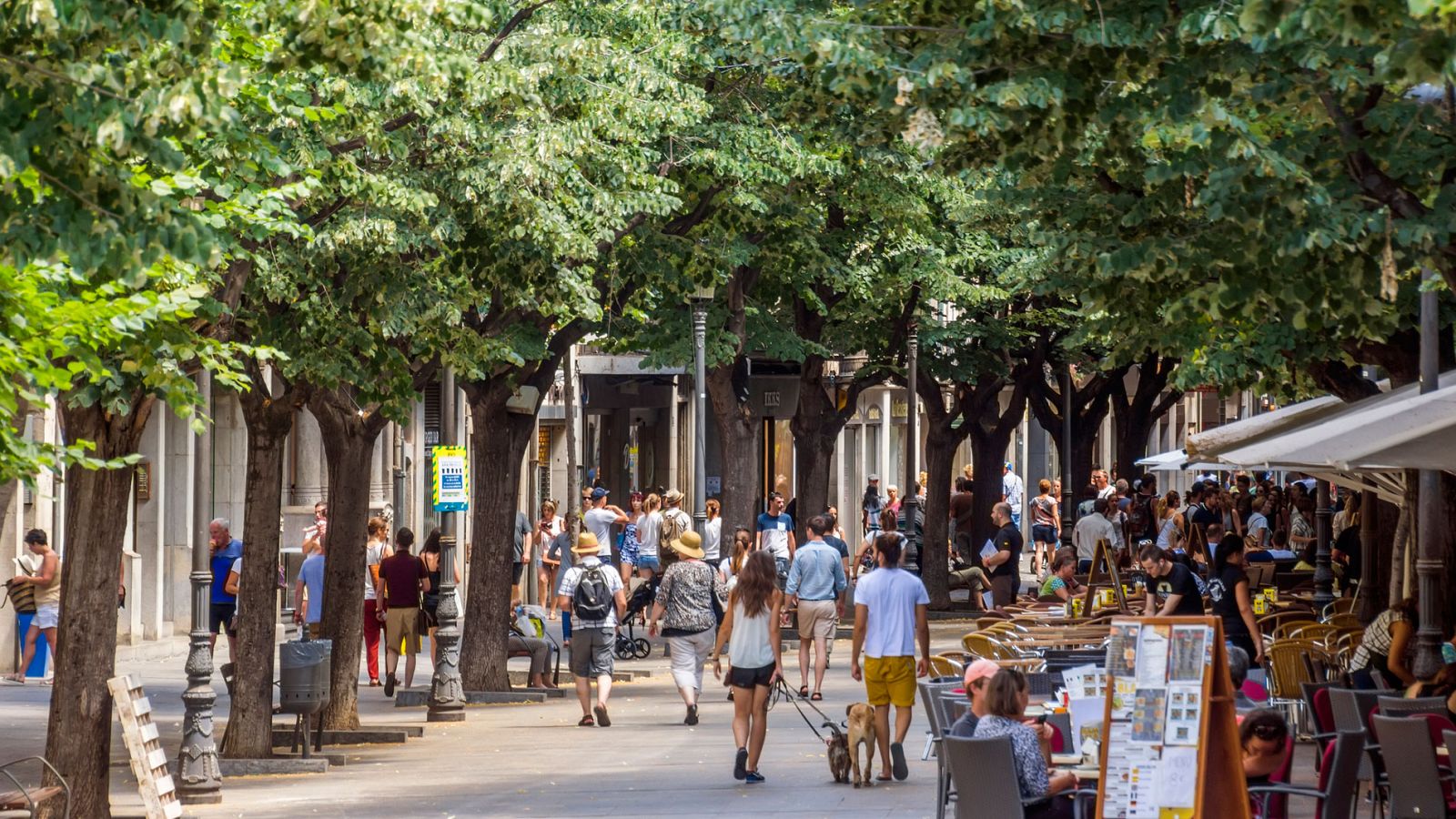 El verano se salda con 1 % menos de turistas y con un aumento de su gasto del 2,3 %