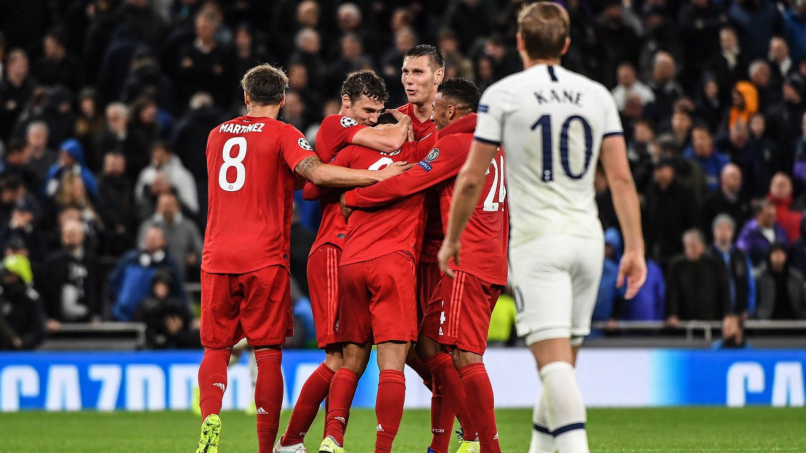 Los jugadores del Bayern celebran su goleada al Tottenham.