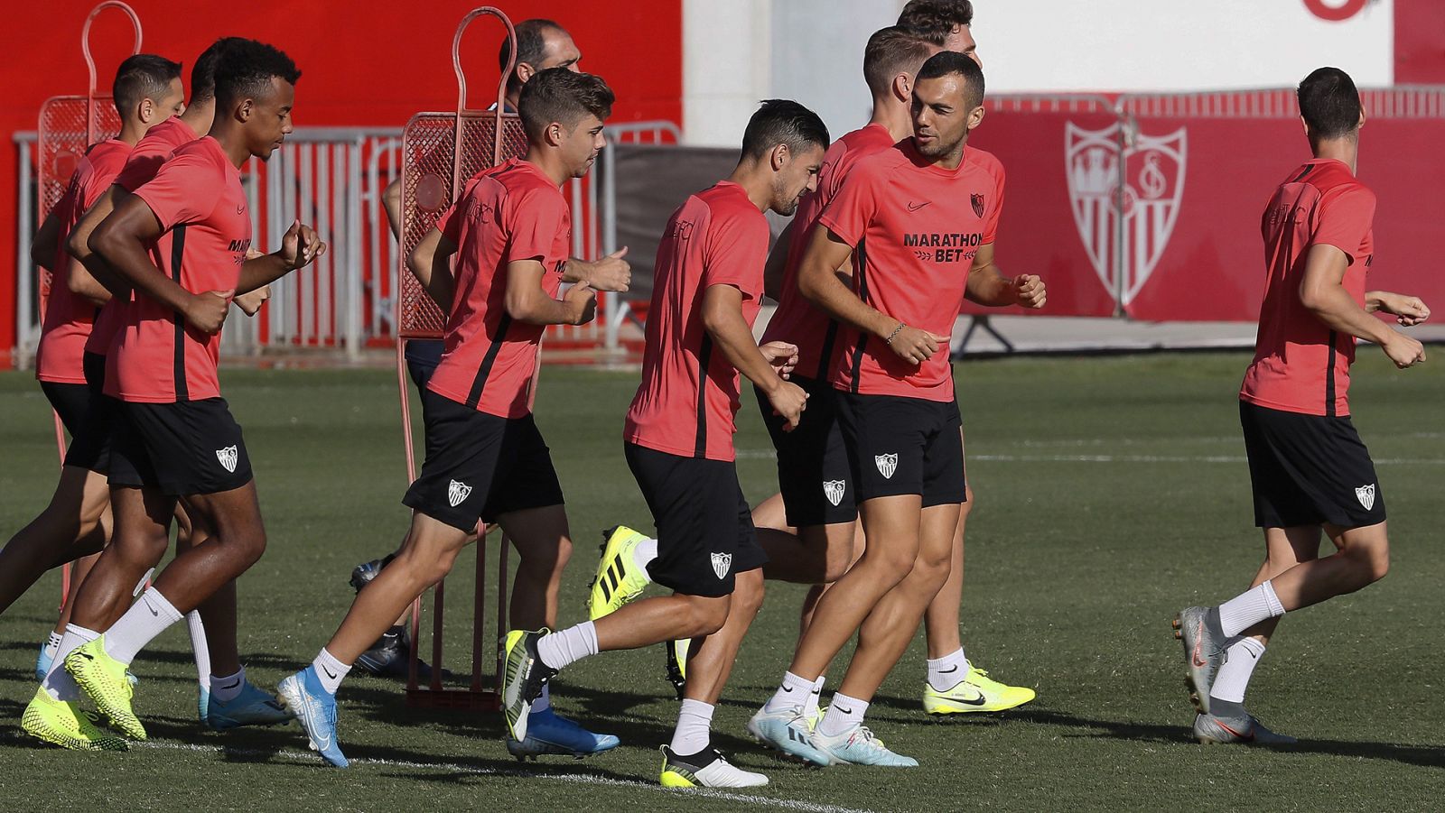 Entrenamiento del Sevilla previo al partido frente al APOEL Nicosia