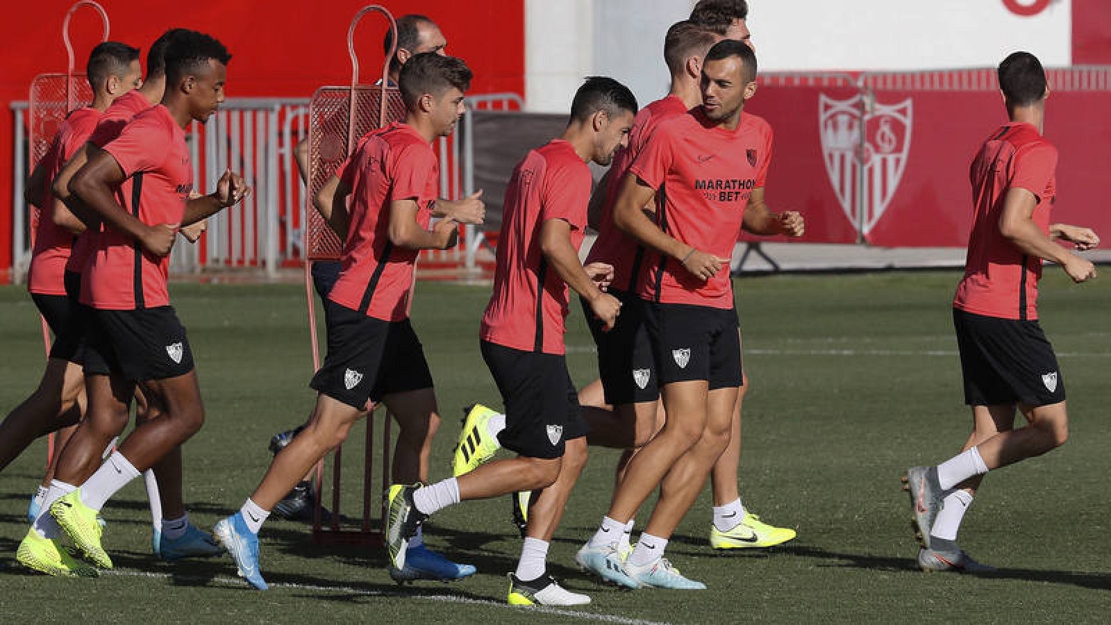 Entrenamiento del Sevilla previo al partido frente al APOEL Nicosia