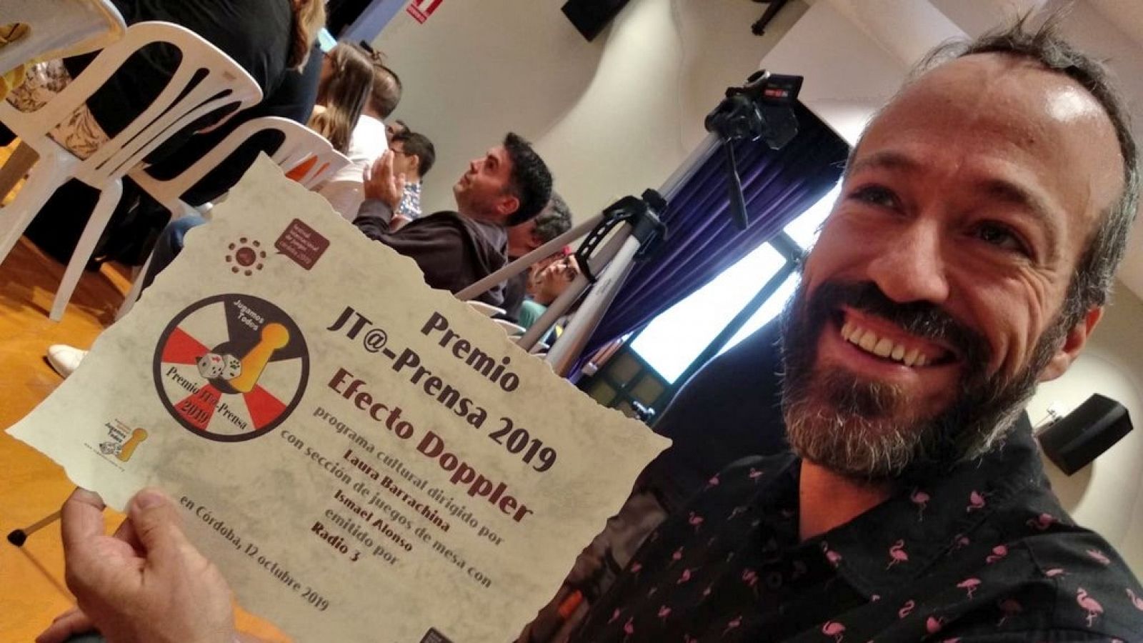 Ismael Alonso, colaborador de 'Efecto Doppler', recoge el premio del Festival Internacional de Juegos de Córdoba