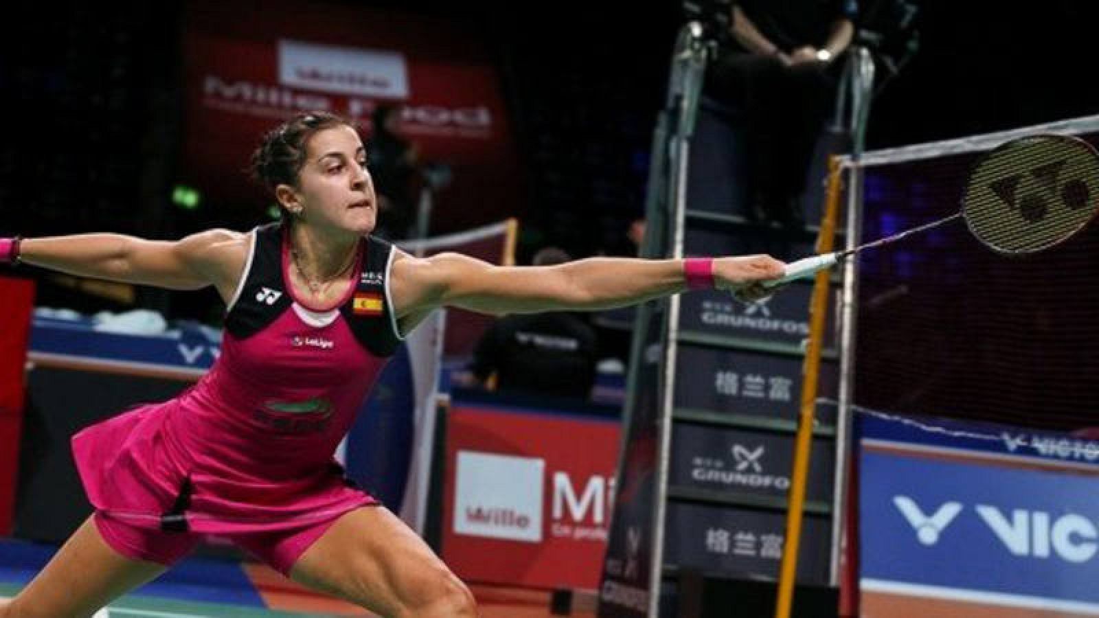 Carolina Marín accede a cuartos en Dinamarca tras una victoria épica 