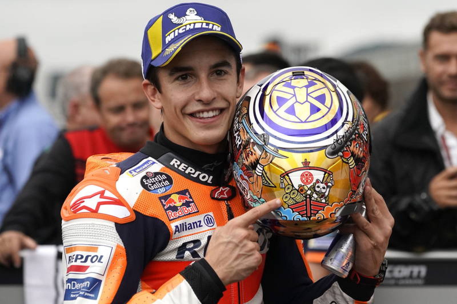 Márquez celebra su 'pole' en Motegi durante la temporada 2019.