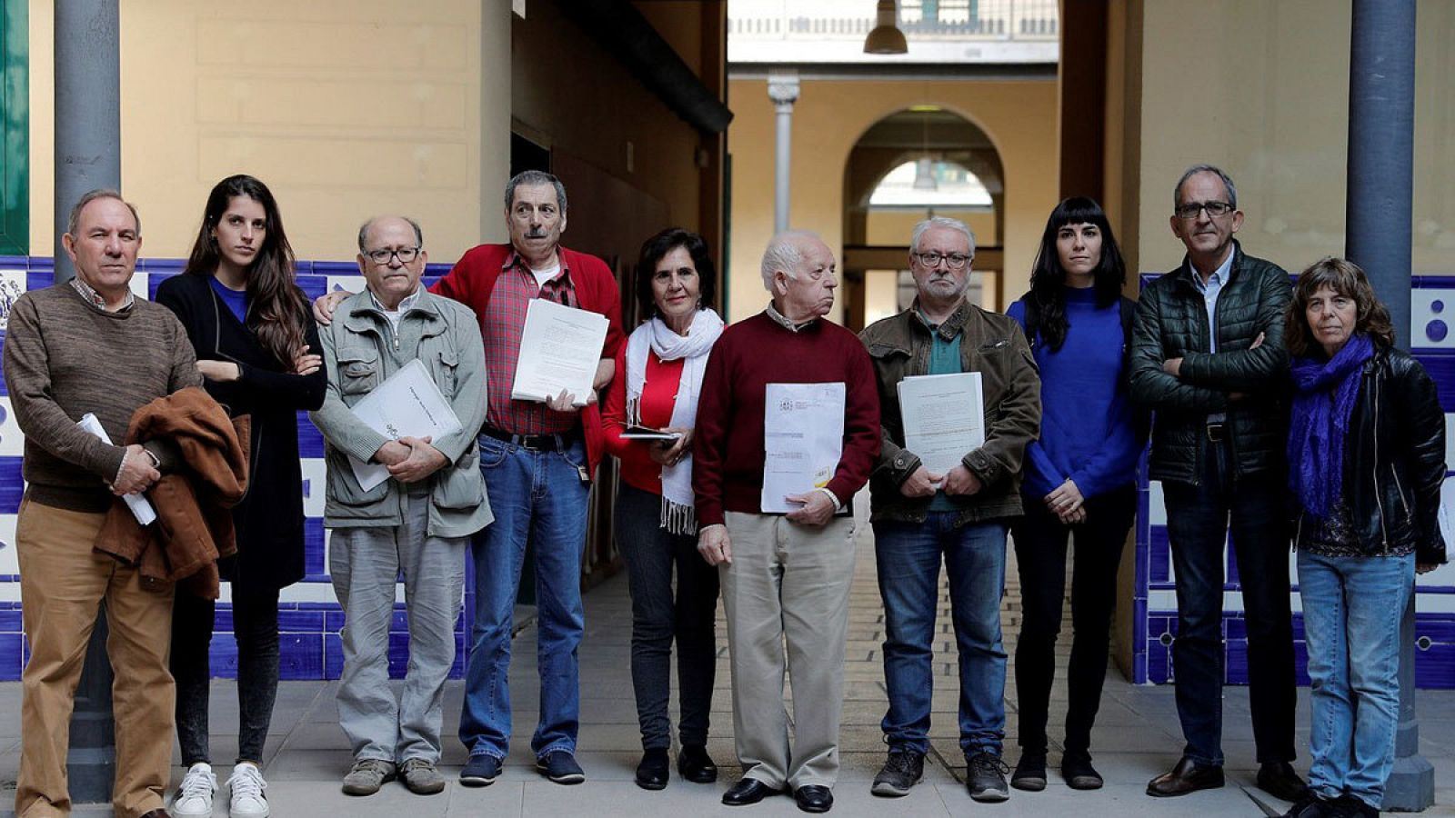 Víctimas de la represión franquista muestran sus querellas en Valencia por crímenes contra la humanidad