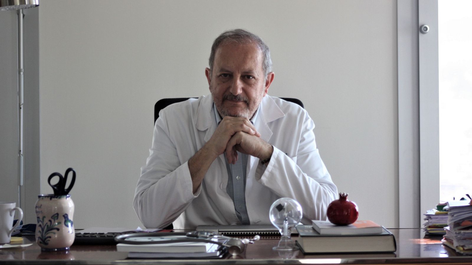 Doctor Nicolás Olea, catedrático de la Facultad de Medicina de la Universidad de Granada.