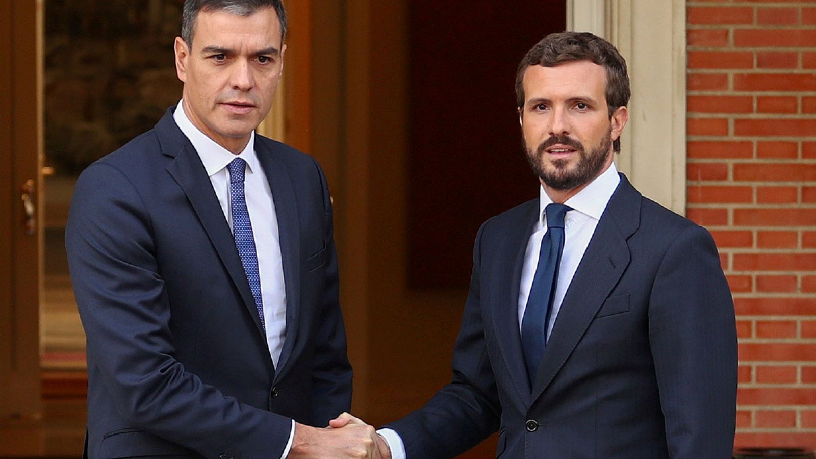 Sánchez y Casado, en su última reunión en La Moncloa