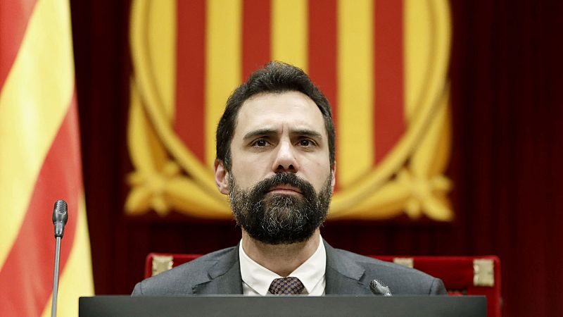 El presidente del Parlament, Roger Torrent, durante una sesión de control al presidente de la Generalitat, Quim Torra