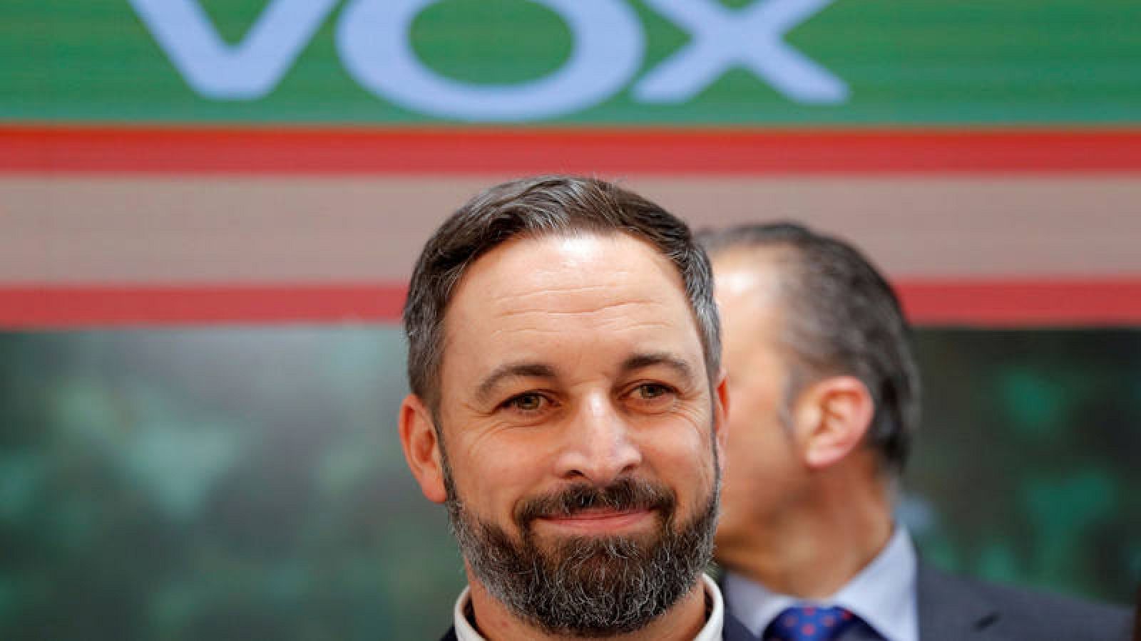 El líder de Vox, Santiago Abascal, este lunes en rueda de prensa