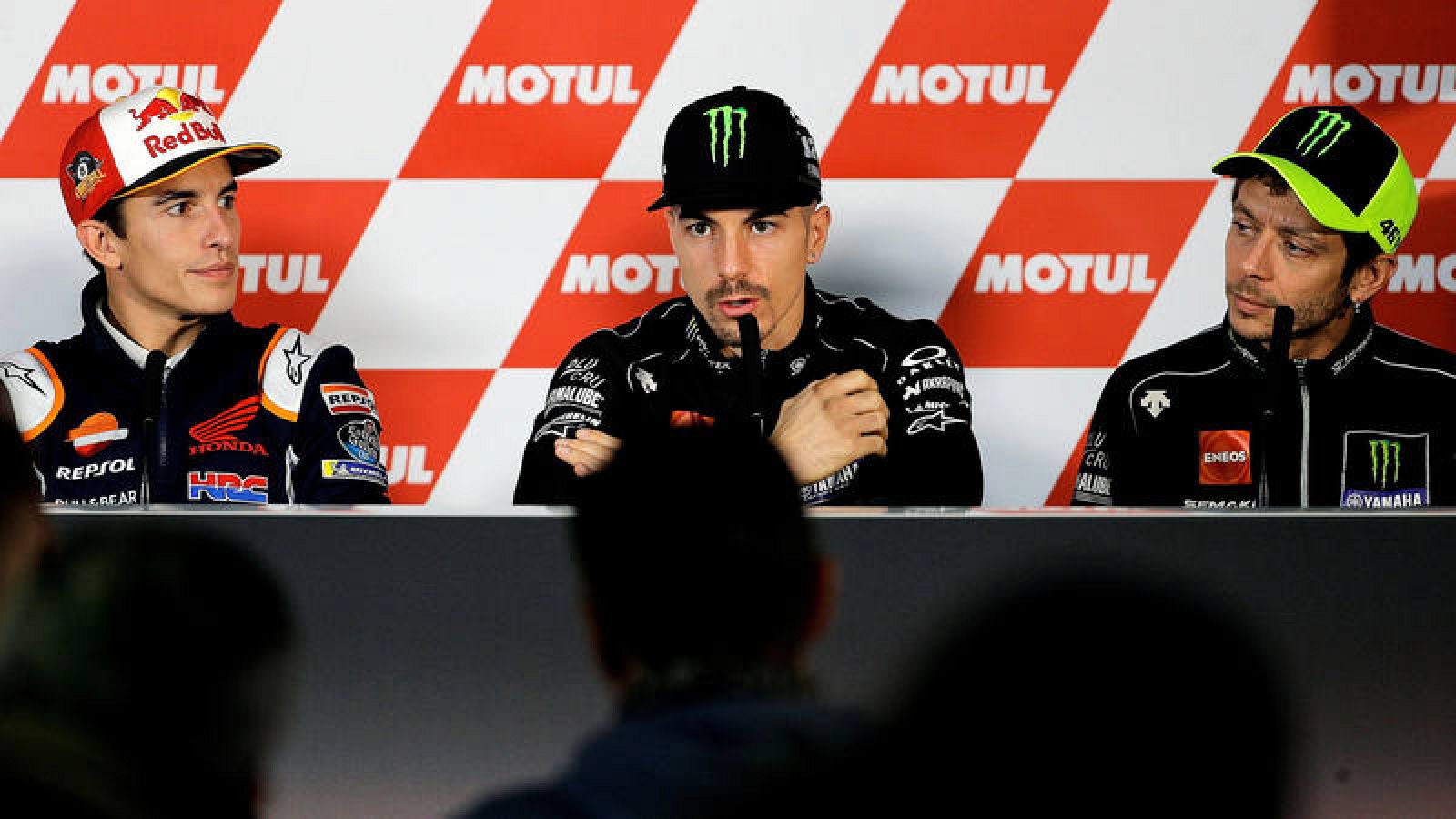 Márquez, Viñales y Rossi, en rueda de prensa.