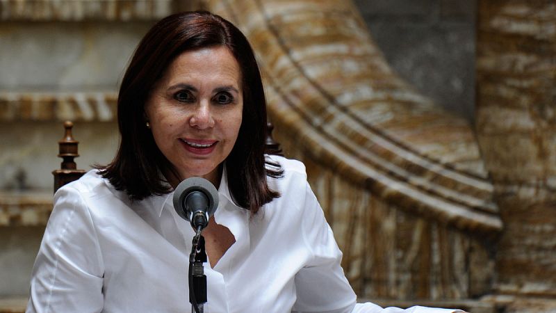 La canciller interina de Bolivia, Karen Longaric, durante una rueda de prensa