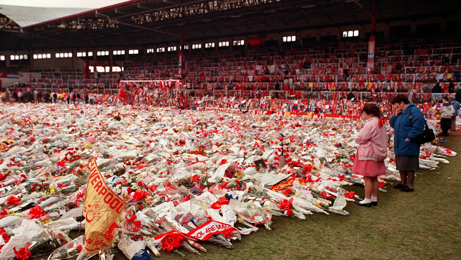 Memorial en el estadio de Hillsborough en homenaje a las 96 fallecidos (1989).