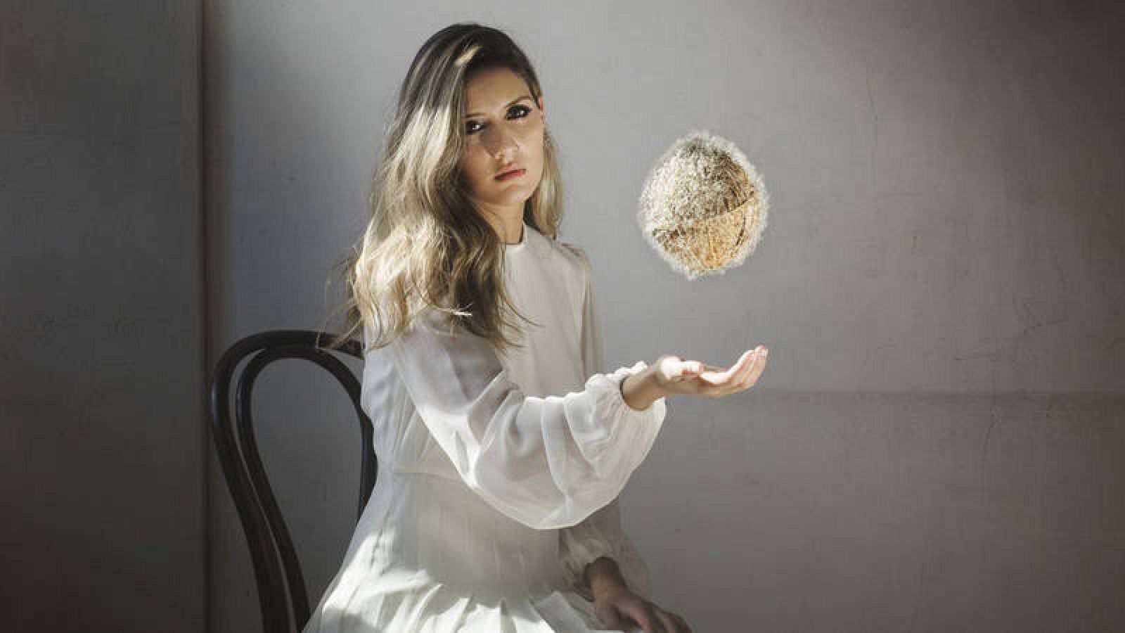  Imagen de la portada del primer disco de Sabela