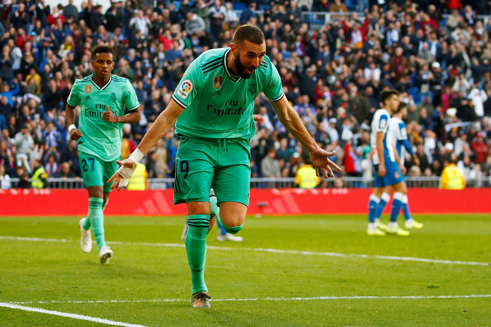 Benzema celebra su gol ante el Espanyol