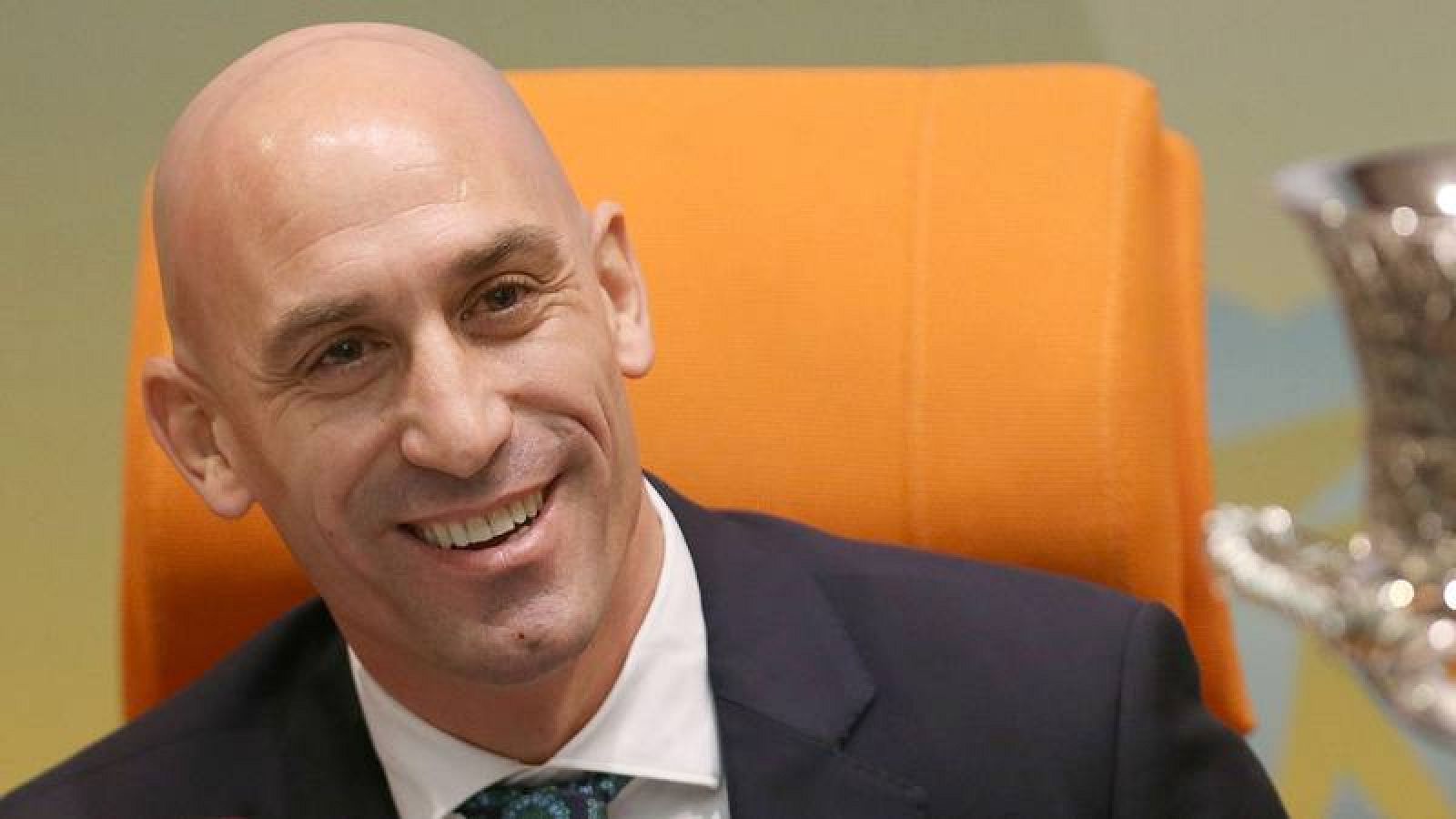 Rubiales se querella contra la arquitecta Yasmina Eid por presunta falsedad documental y estafa procesal   