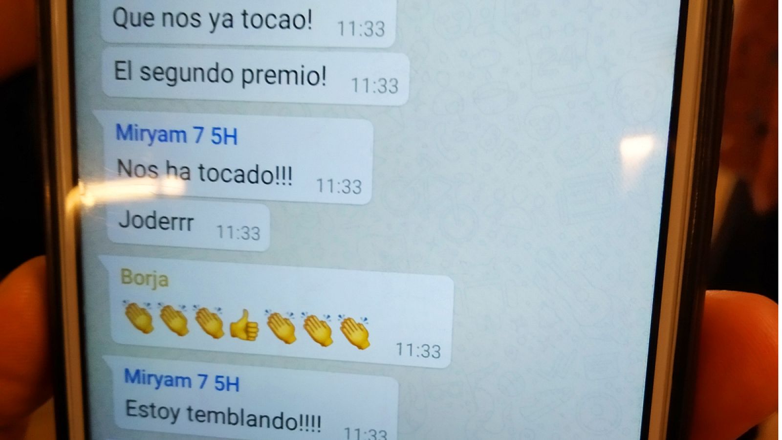 Imagen del grupo de unos amigos, ganadores del segundo premio en Madrid.