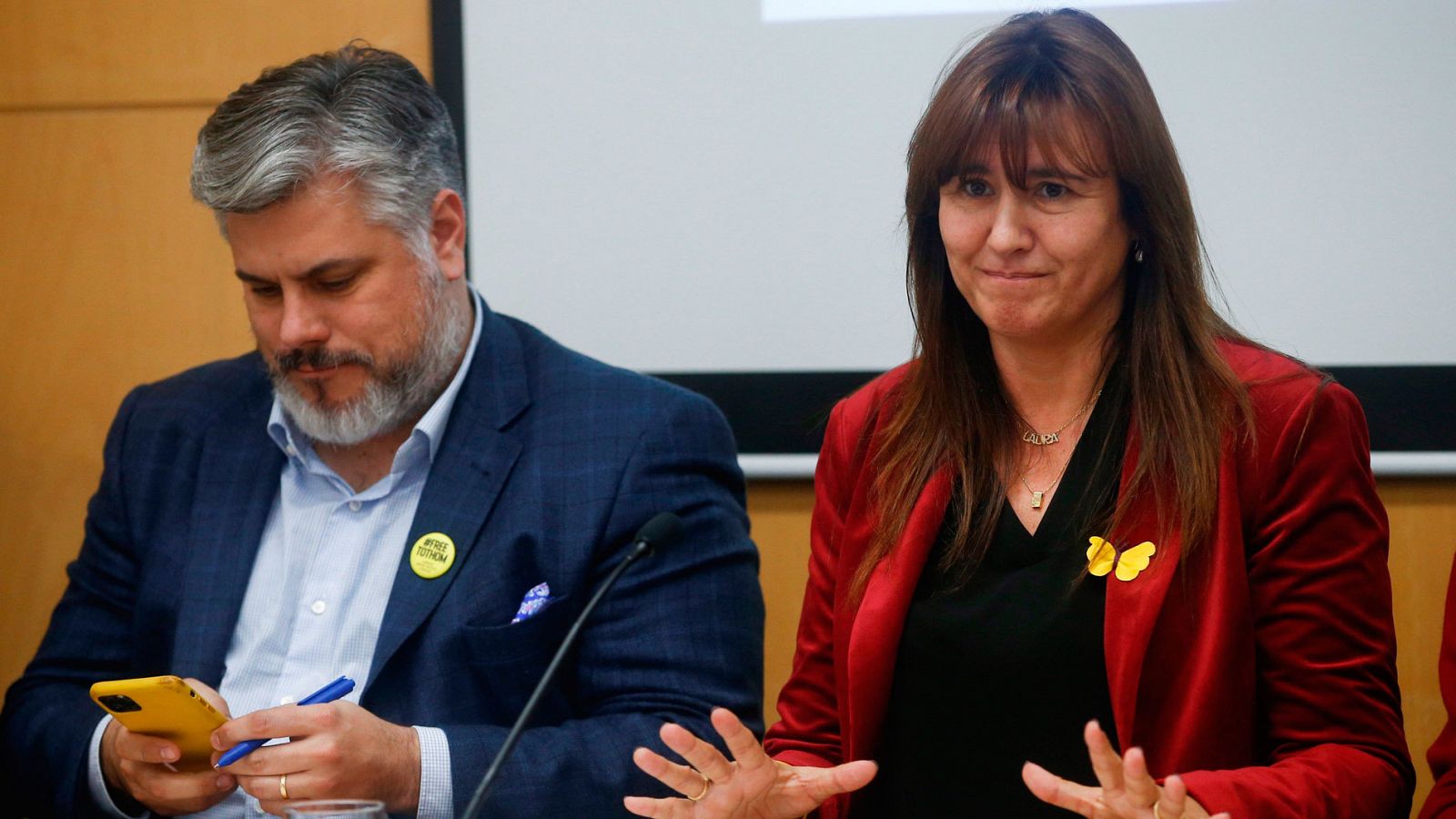 La portavoz de JxCat, Laura Borràs, junto al presidente del grupo parlamentario, Albert Batet