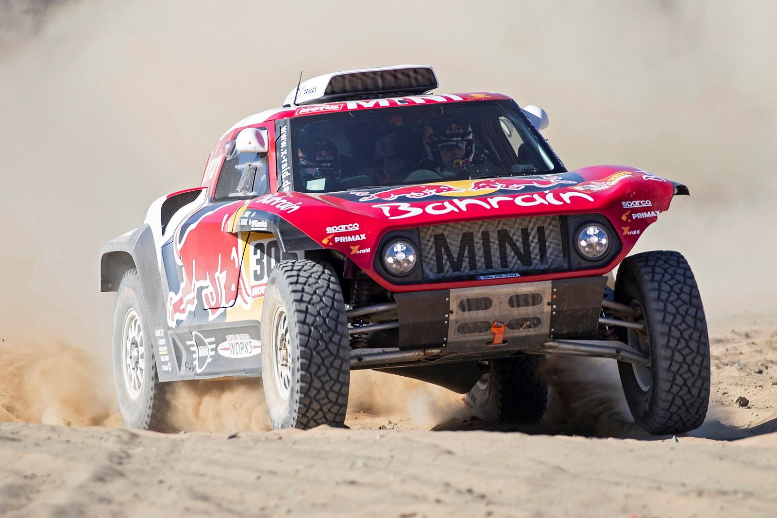 Imagen del piloto madrileño Carlos Sainz durante la primera etapa del Dakar 2020.