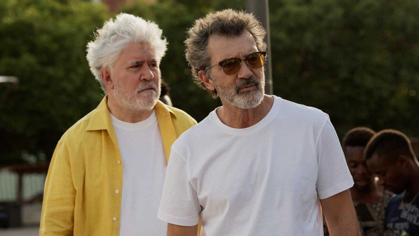 Pedro Almodóvar y Antonio Banderas durante el rodaje de 'Dolor y gloria'