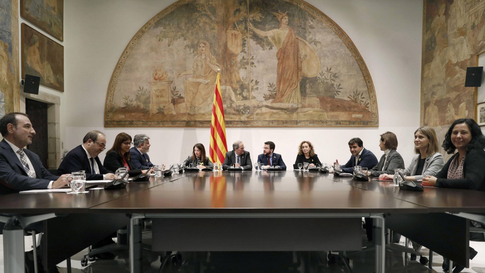 El presidente de la Generalitat, Quim Torra, preside la reunión de la mesa de diálogo catalana