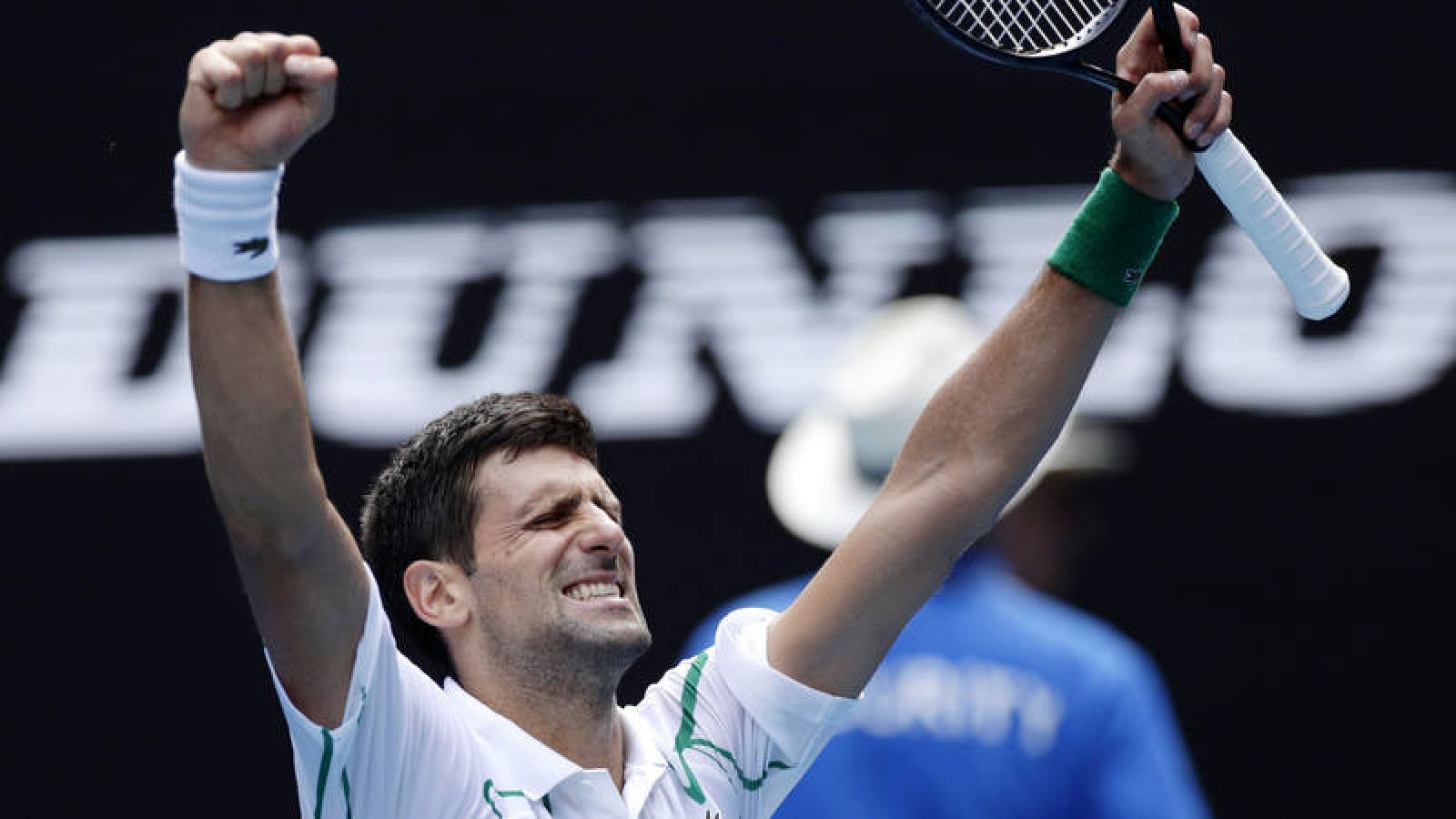 Djokovic celebra su victoria ante Schwartzman.
