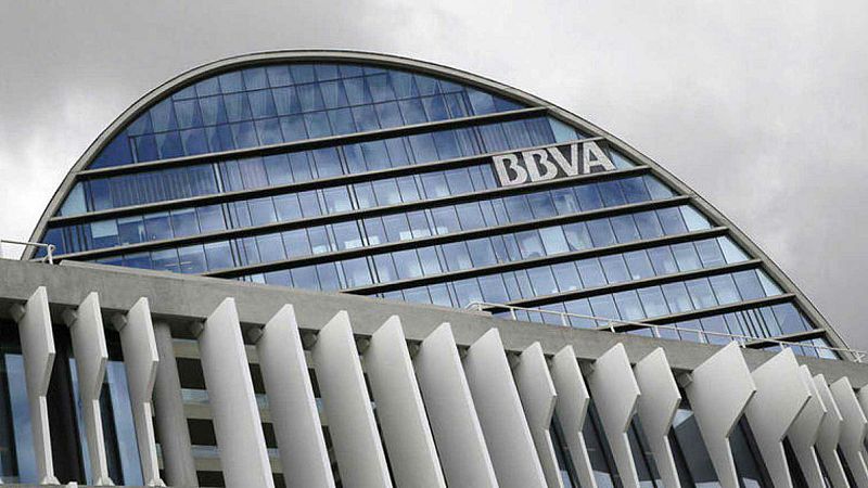 El juez cifra en 10 millones los pagos del BBVA a Villarejo