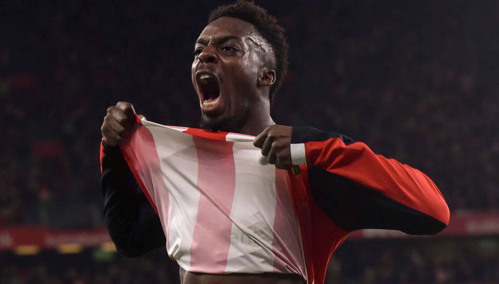 Iñaki Williams celebra el tanto que ha metido al Athletic en semifinales de Copa.