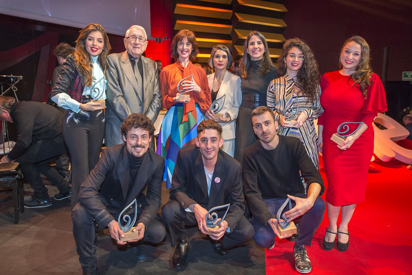 Foto de familia de los premiados, tras la gala de entrega